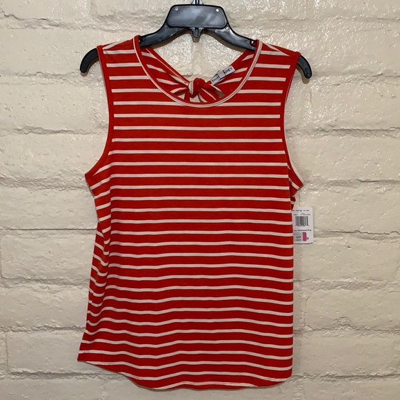 THYME + HONEY Tops - 🇺🇸 3 for$10 Must bundle 3 🇺🇸 items for discount.